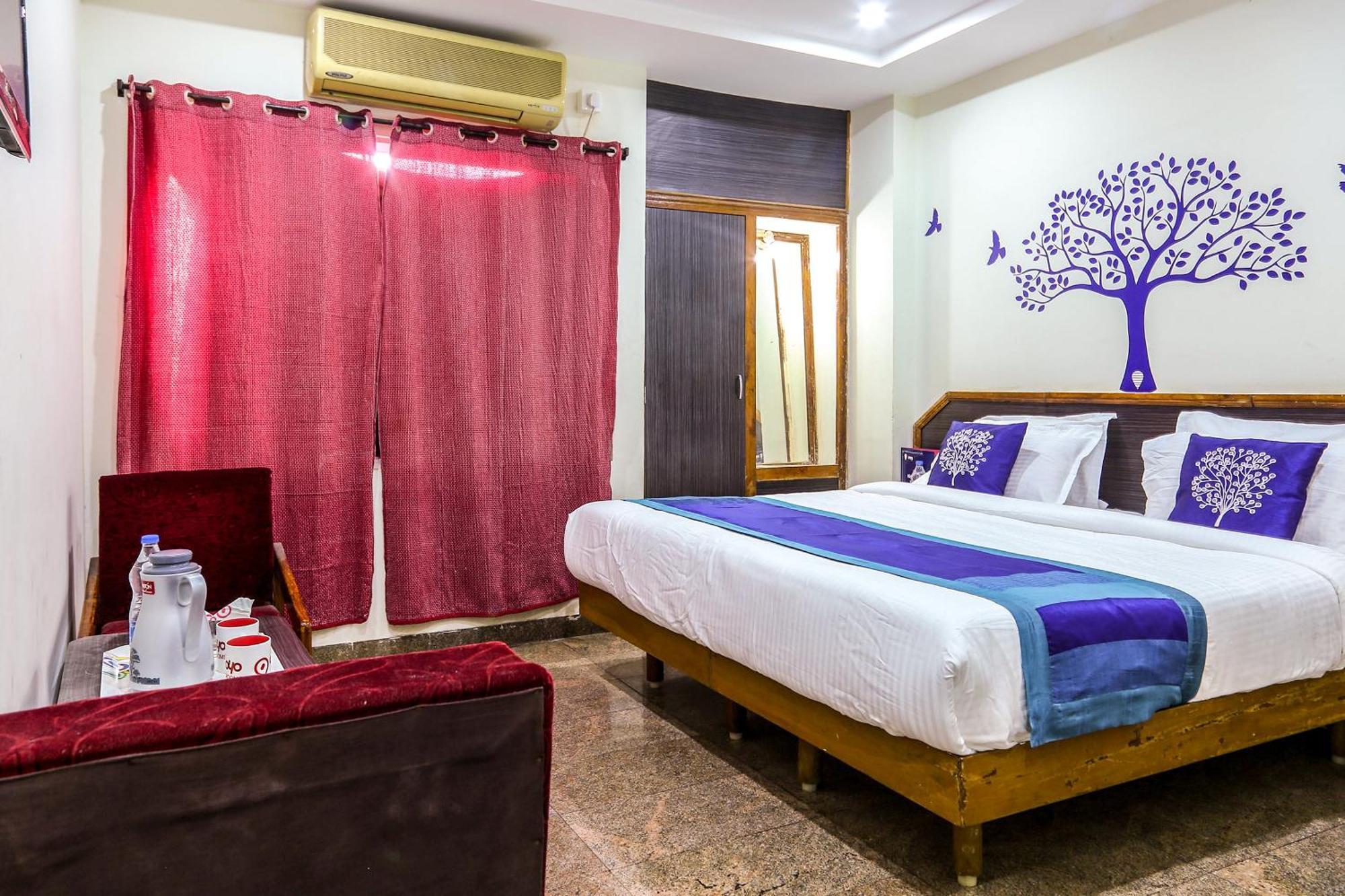 Отель Collection O Poojith Residency Тирупати Экстерьер фото